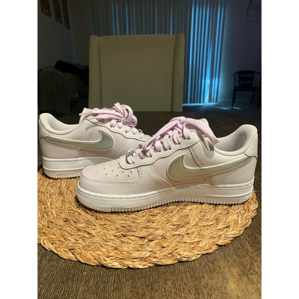 Nike Air Force 1 '07 ESS Low Pink Iridescent DD1523-500 Womens size 7 NEW